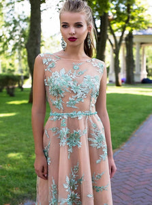 A Line Lace Scoop Appliques Tulle Backless Prom Dresses