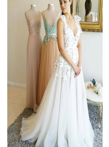 A Line Tulle V Neck Sleeveless Applique Lace Backless Prom Dresses LBQ2417