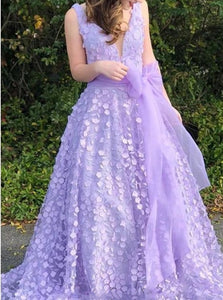 Lavender A Line V Neck Appliques Prom Dresses 