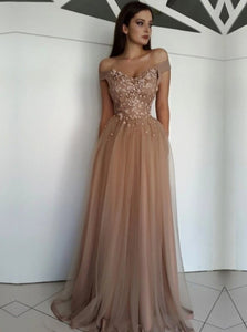 Sleeveless Floor Length Appliques Tulle Prom Dresses