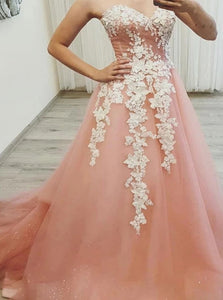 A Line Sweetheart Neck Tulle Prom Dresses With Appliques