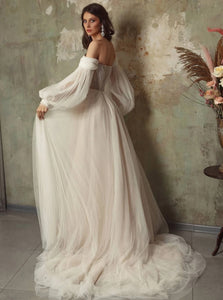Sweep Train Ivory Wedding Dresses