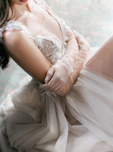 Ivory A Line V Neck Chiffon Appliques Wedding Dresses