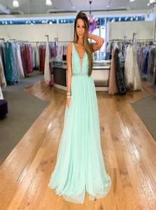 A Line V Neck Tulle Prom Dresses with Beadings