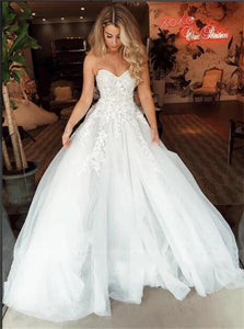 A Line Sweetheart Tulle Beading Lace Beach Wedding Dress